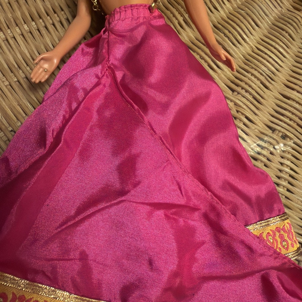 A 1995 Indian Doll Dressed In A Facetia Sari Dolls Of The World - Picture 4 of 6